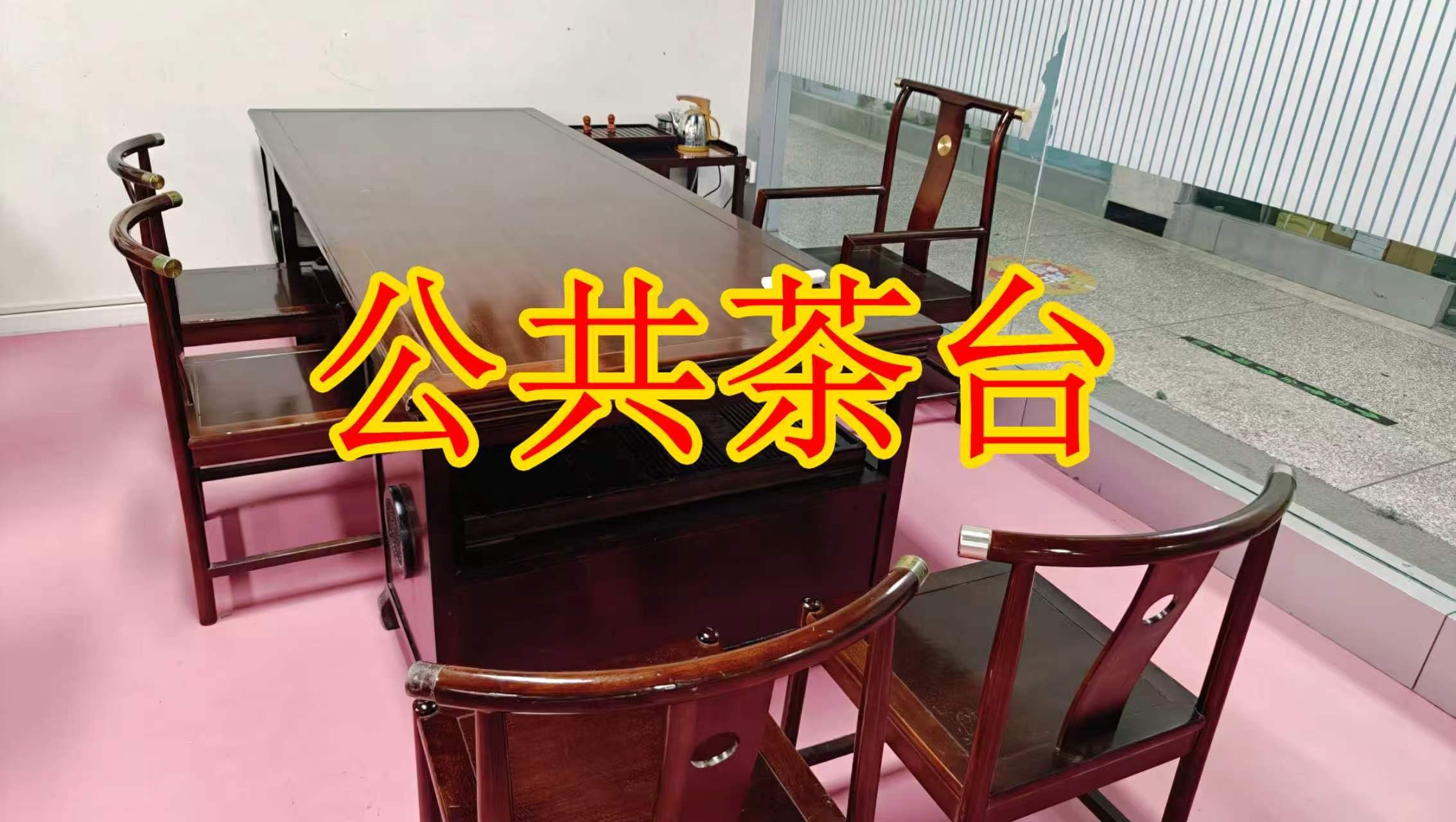 家乐巷面积灵活：小面积办公室至大面积办公、经营空间均可选择； 部分房源可注册公司，满足企业办公需求； 商铺临街，具备上下水、用电等经营条件； 适合副食品、茶叶、酒水、百货、电商、培训、办公等多种行业。