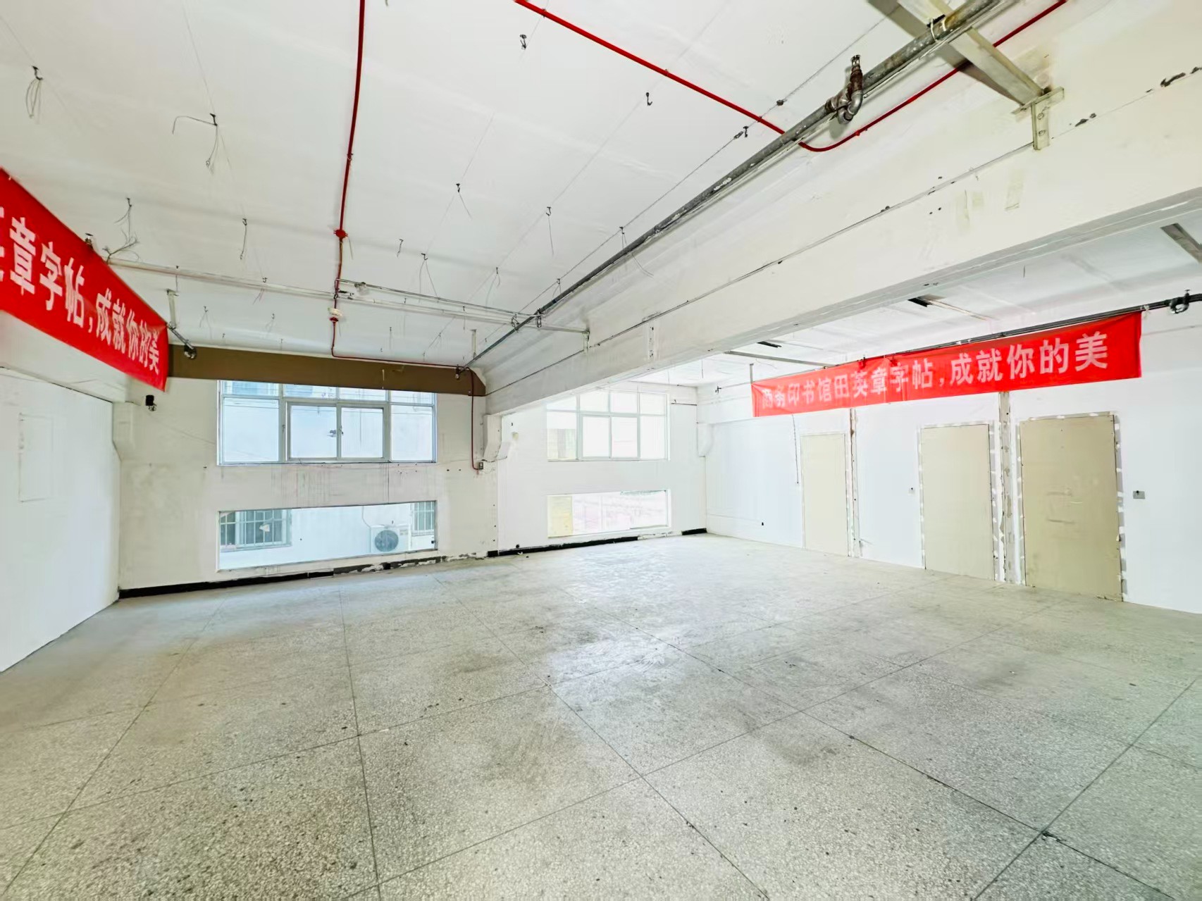 家乐巷重点吸引人工智能应用、数字经济、电商直播、智能制造服务、软件开发、科技创新企业及创业团队入驻